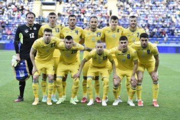 Украина впервые вышла в плей-офф чемпионата Европы по футболу