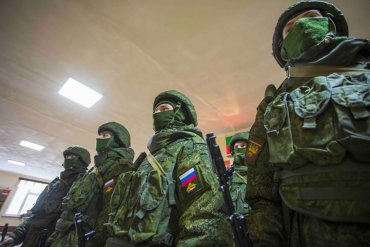 Технику надо беречь, а людей еще пришлют: российские командиры перешли на новую тактику