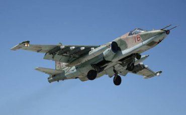 В России под Белгородом разбился военный самолет Су-25. Видео