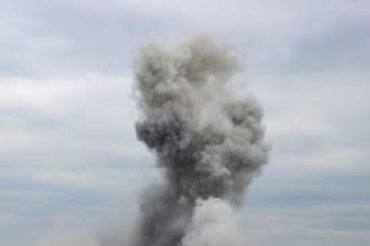 В Кременчуге российская ракета попала в торговый центр: там сильный пожар