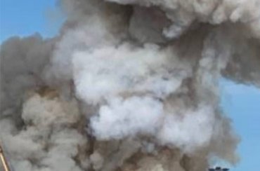 Россия нанесла ракетный удар по Харькову: в нескольких местах поднимается дым