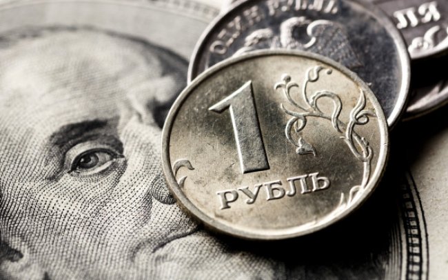 Рубль продолжает падать после мятежа Пригожина