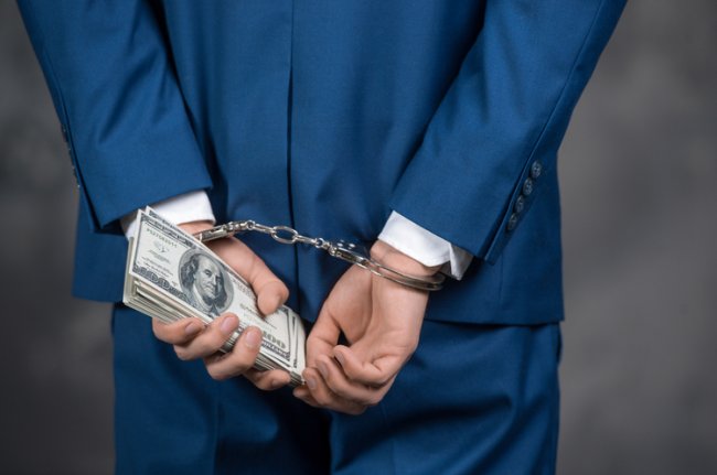 АРМАgeddon: захоплення Будинку Профспілок і фіктивна продаж Укрбуду АРМАgeddon: захоплення Будинку Профспілок і фіктивна продаж Укрбуду