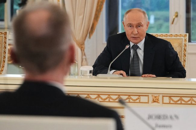 Путін жорстко відкинув участь Європи в переговорах щодо України – Bloomberg