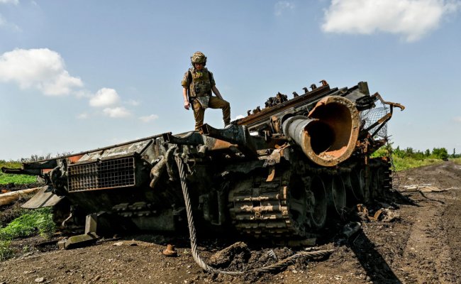 Від «стабільності» до боргової ями: як війна з’їдає Росію – Bloomberg