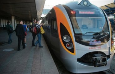 Рада отменила НДС на билеты на скоростные поезда