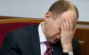 «Регионалы» обвиняют Яценюка в рейдерском захвате партии Тимошенко