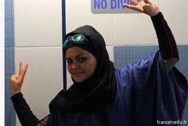 Рекорд иранской пловчихи отменили из-за немусульманского купальника