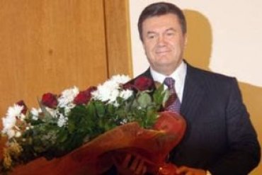 Депутаты от Партии регионов собрали на подарок Януковичу 3 тысячи долларов