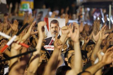 В Каире исламисты пытались освободить Мурси – десятки погибших, сотни раненых