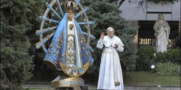 Папа Франциск просит убрать свою статую из собора в Буэнос-Айресе