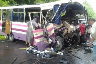 На Волыни столкнулись два автобуса – 8 человек погибли, 30 в больнице