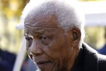 Мандела отмечает 95-летие в больнице