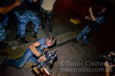 После массового избиения журналистов «Беркутом» медиа-организации требуют отставки Захарченко