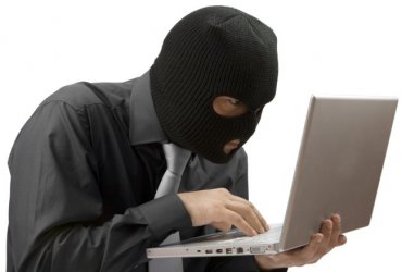 Хакеры атаковали автомобиль, взломав бортовой компьютер