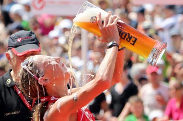 Ученые советуют спортсменам после тренировок пить пиво