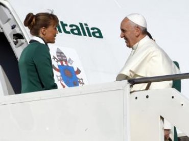 Папа Франциск высказал свое отношение к геям и к женщинам-священникам