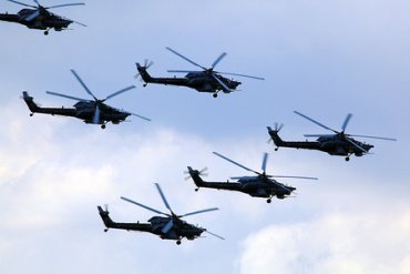 Шесть российских вертолетов вторглись в Украину