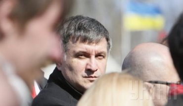Аваков пообещал гуманный разгон Майдана