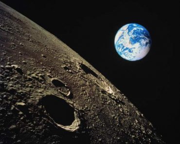 На Луне обнаружено свыше двух сотен «дыр»