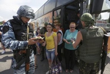 Беженцы с Донбасса возмущаются, что их в России плохо кормят