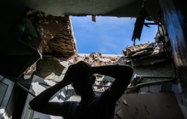 Сепаратисты заявляют, что Донецк обстреливают фосфорными бомбами