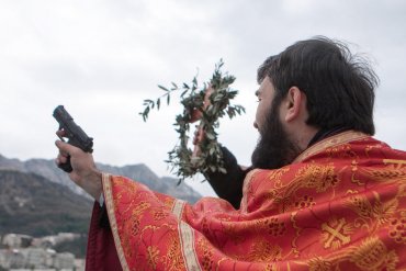 Священник РПЦ в драке применил травматический пистолет