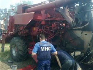 В Донецкой области комбайн подорвался на мине