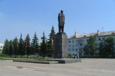 В Донецкой области сносят памятники Ленину
