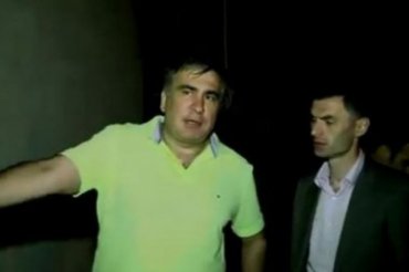 Команда Саакашвили снесла забор экс-депутата Рады на пляже в Одессе