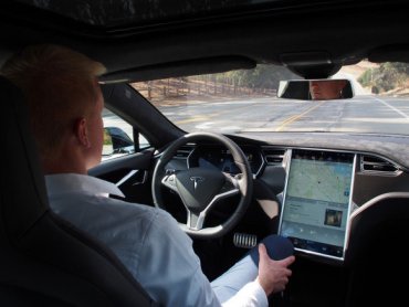 Автопилот Tesla S убил первого водителя