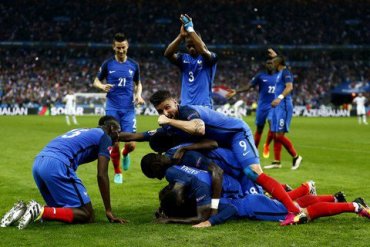 Сборная Франции разгромила Исландию в 1/4 финала Евро-2016