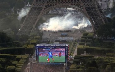В Париже начались беспорядки после финала Евро-2016