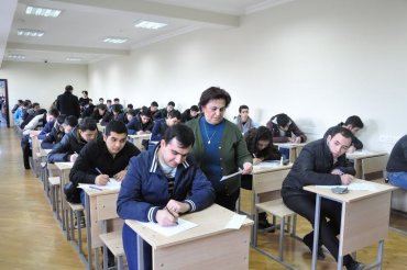 В Азербайджане абитуриентов заставят оплачивать вступительные экзамены