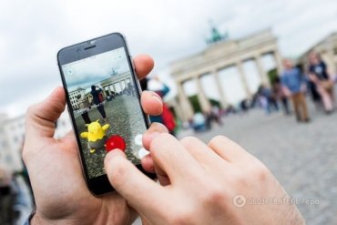 От Порошенко требуют запретить игру Pokemon Go в Украине