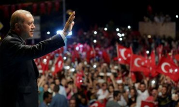 В Стамбуле сторонники Эрдогана требовали смерти для участников переворота