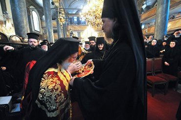Порошенко просит патриарха Варфоломея дать автокефалию УПЦ