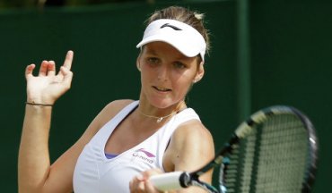 Чешская теннисистка не смогла продолжать матч после того, как засунула палец в вентилятор