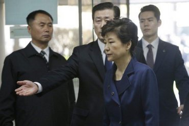 Экс-президенту Южной Кореи добавили срок за вмешательство в выборы