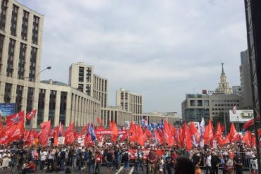 КПРФ проводит в России митинги против повышения пенсионного возраста