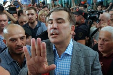Саакашвили в Одессе сломал пенсионерке руку