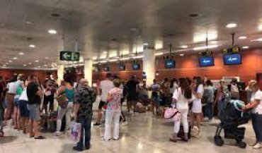 В аэропорту Барселоны застряли туристы из Украины