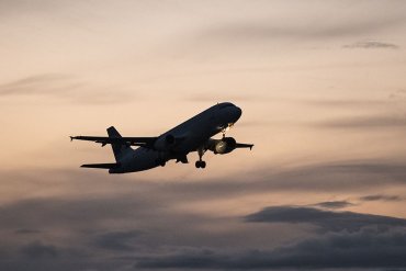 В августе планируют возобновить авиасообщения с Европой