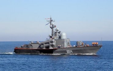 Ракетный катер направлен на помощь украинскому судну в Чёрном море