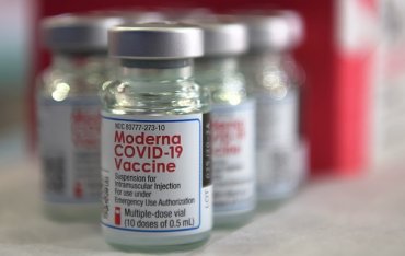 ЕС одобрила вакцину Moderna для подростков
