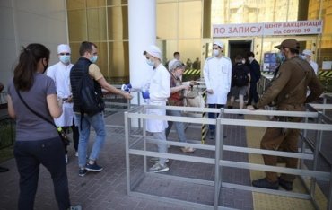 Кличко заявил, что Киев единственный выполняет план вакцинации