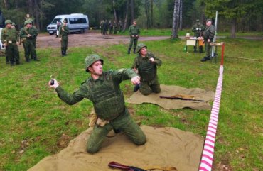 Беларусь продлила военные учения у границы с Украиной: назван новый срок