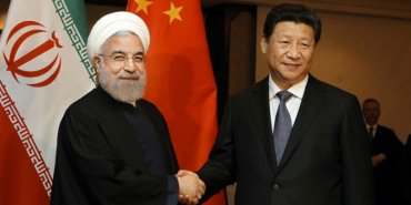 Иран начал продавать нефть Китаю с огромной скидкой, выбивая с рынка Россию – Bloomberg