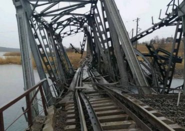 Он упал: мэр Мелитополя прокомментировал подрыв стратегического моста в Запорожской области