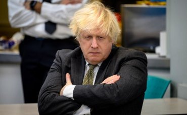 Джонсон держится: в Великобритании ушло в отставку уже более 50 министров